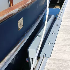 Kép 5/5 - Outils Océans - Pontoon Fender elektrmos yachtokhoz, vitorlásokhoz